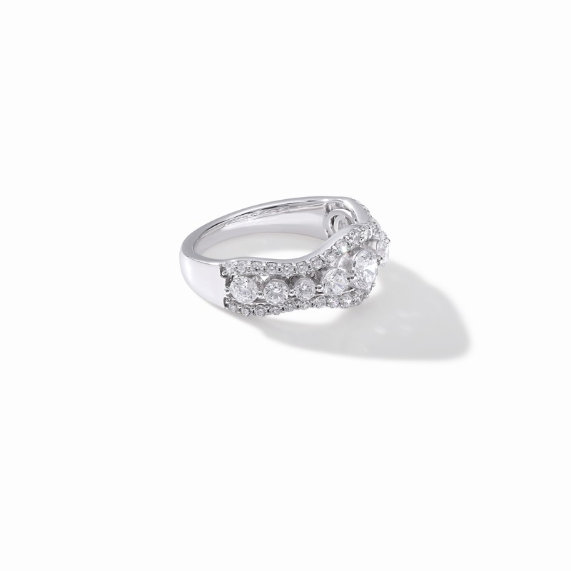 Extravagant Sparkle Ring