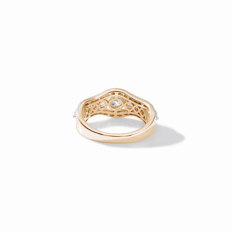 Extravagant Sparkle Ring