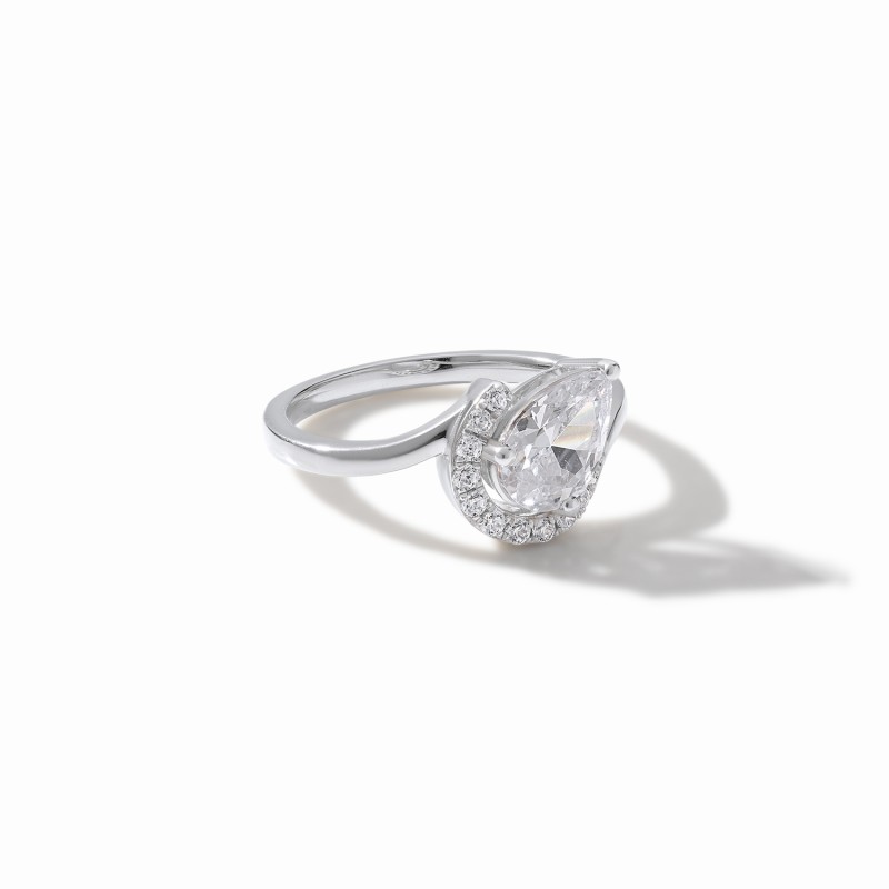  Signature Akimbo Pear Ring 