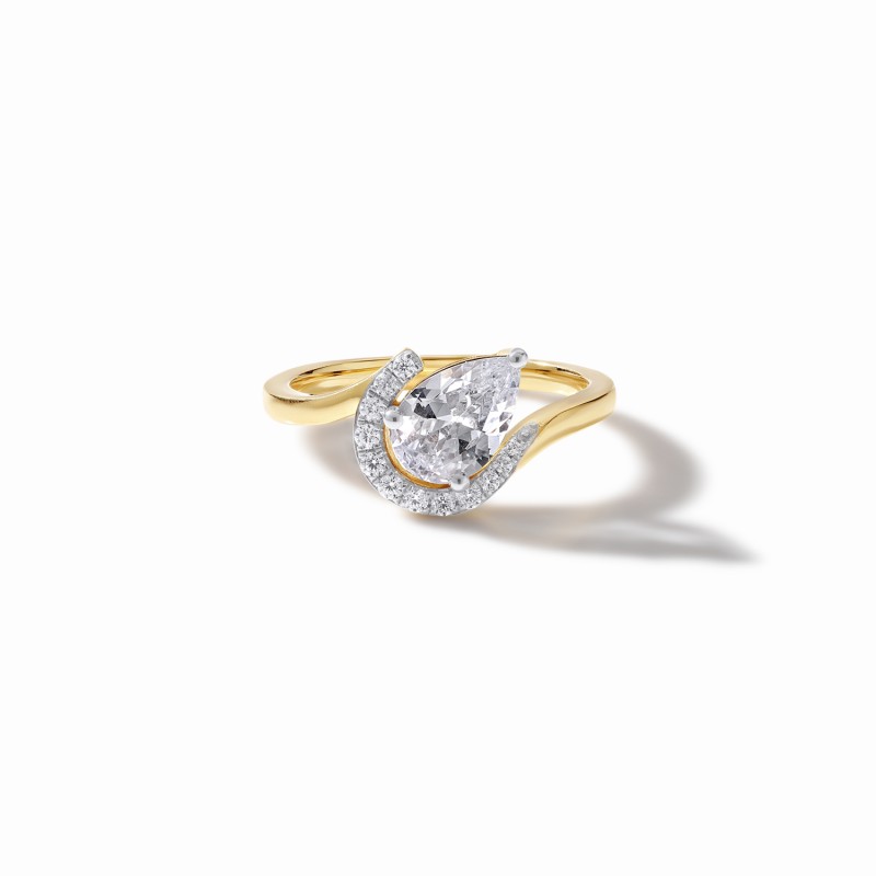  Signature Akimbo Pear Ring 