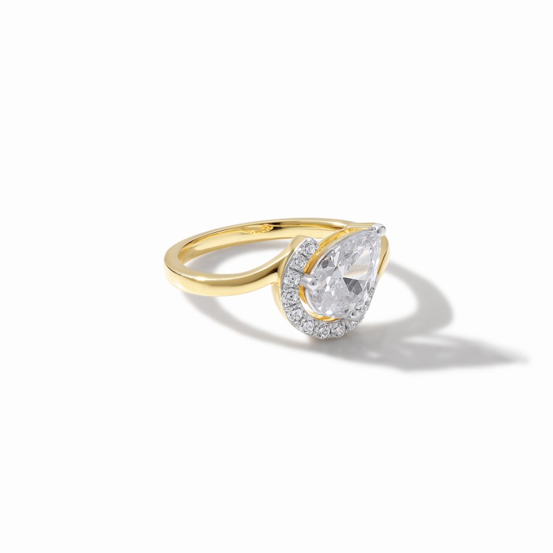 Signature Akimbo Pear Ring 
