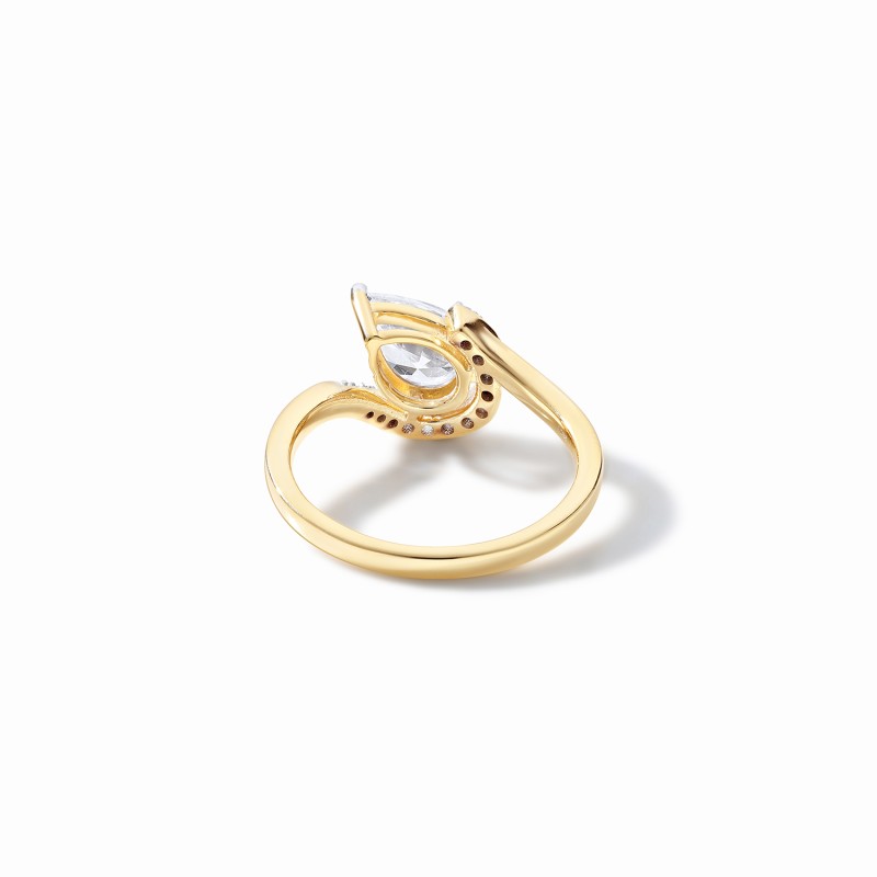  Signature Akimbo Pear Ring 