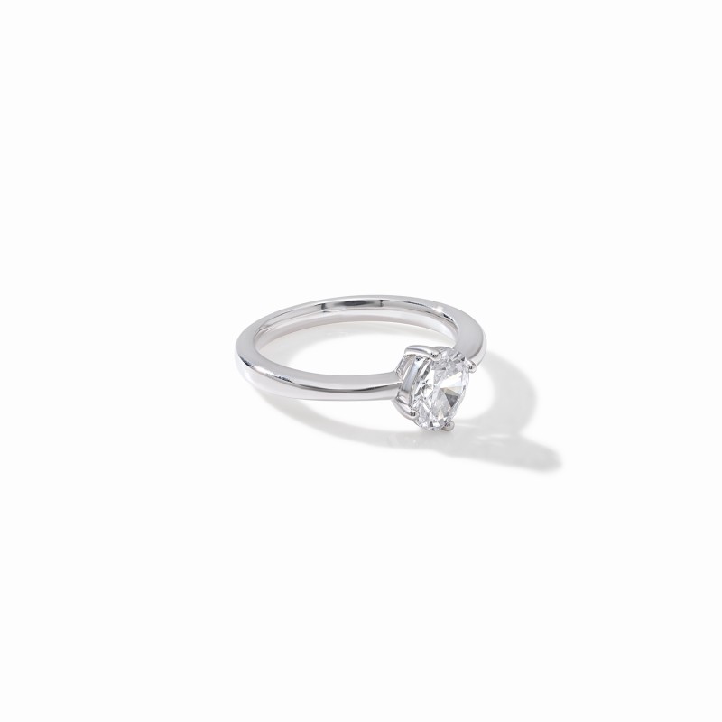  Akimbo Oval Ring 