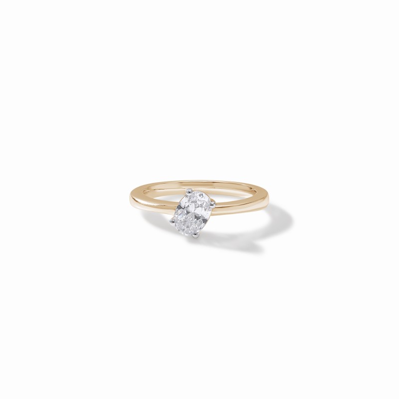  Akimbo Oval Ring 