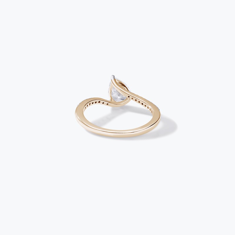  Akimbo Pear Ring 