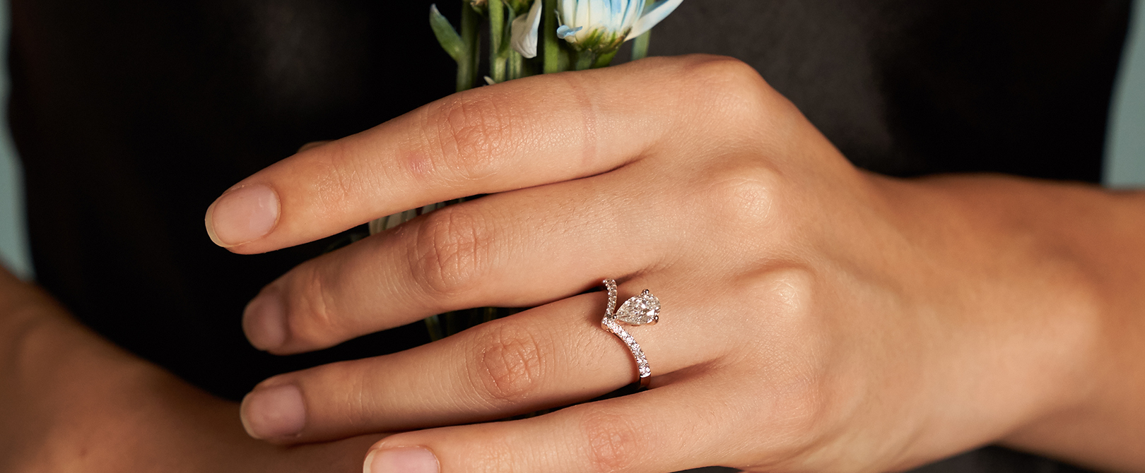 The Transformative Power of Diamond Jewelry in Self-Expression and Mental Well-being
